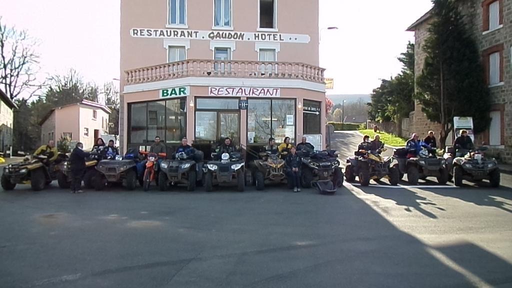 Hotel La Vie En Rose Le Brugeron Buitenkant foto