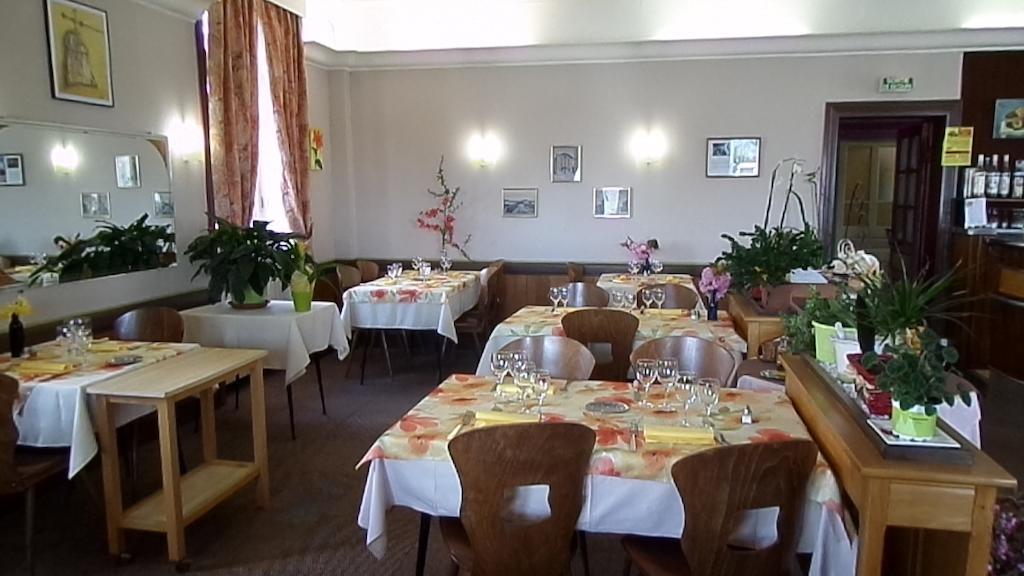 Hotel La Vie En Rose Le Brugeron Buitenkant foto